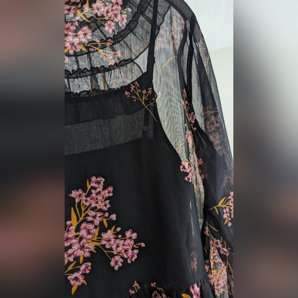 Who What Wear Chiffon Mini Dress Long Sleeve Floral Ruffle Trim Pullover Size S - Picture 3 of 5